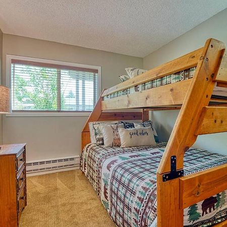 Riverfront Family-Friendly Condo Ейвон Екстер'єр фото